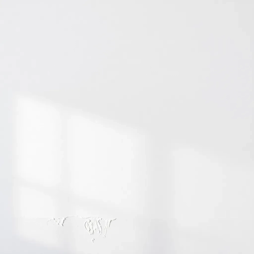 Czy pod płytki trzeba tynkować