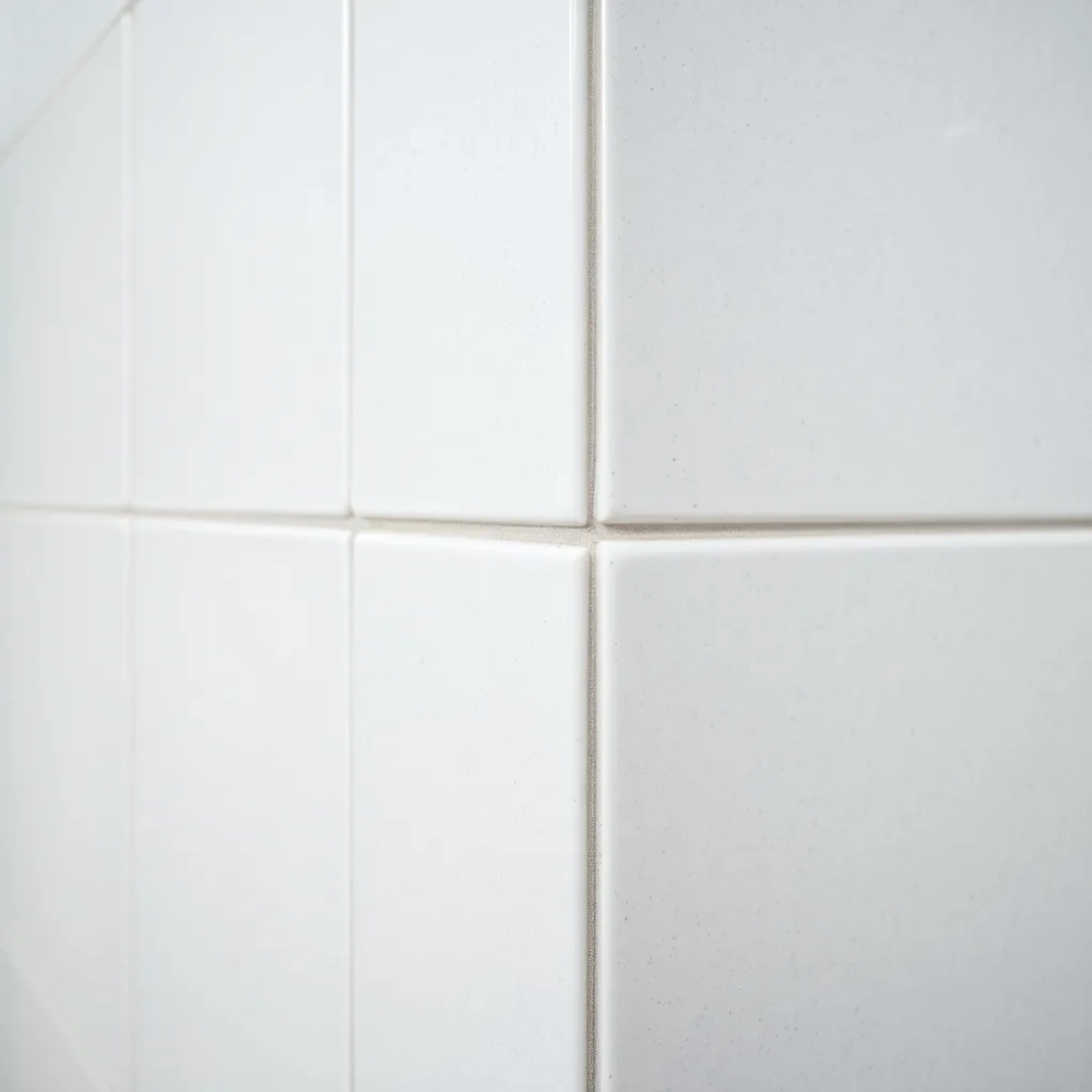 Jak wykończyć płytki w łazience