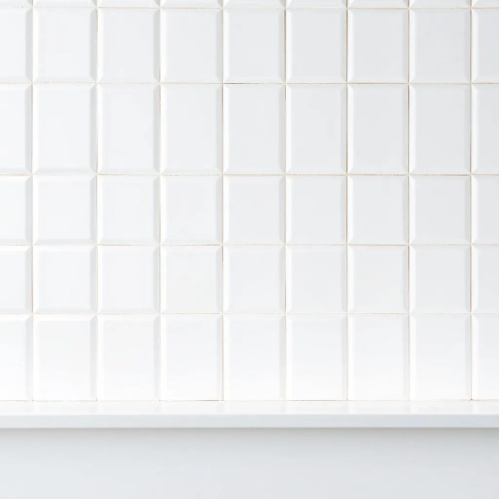 Płytki do białej kuchni na ścianę