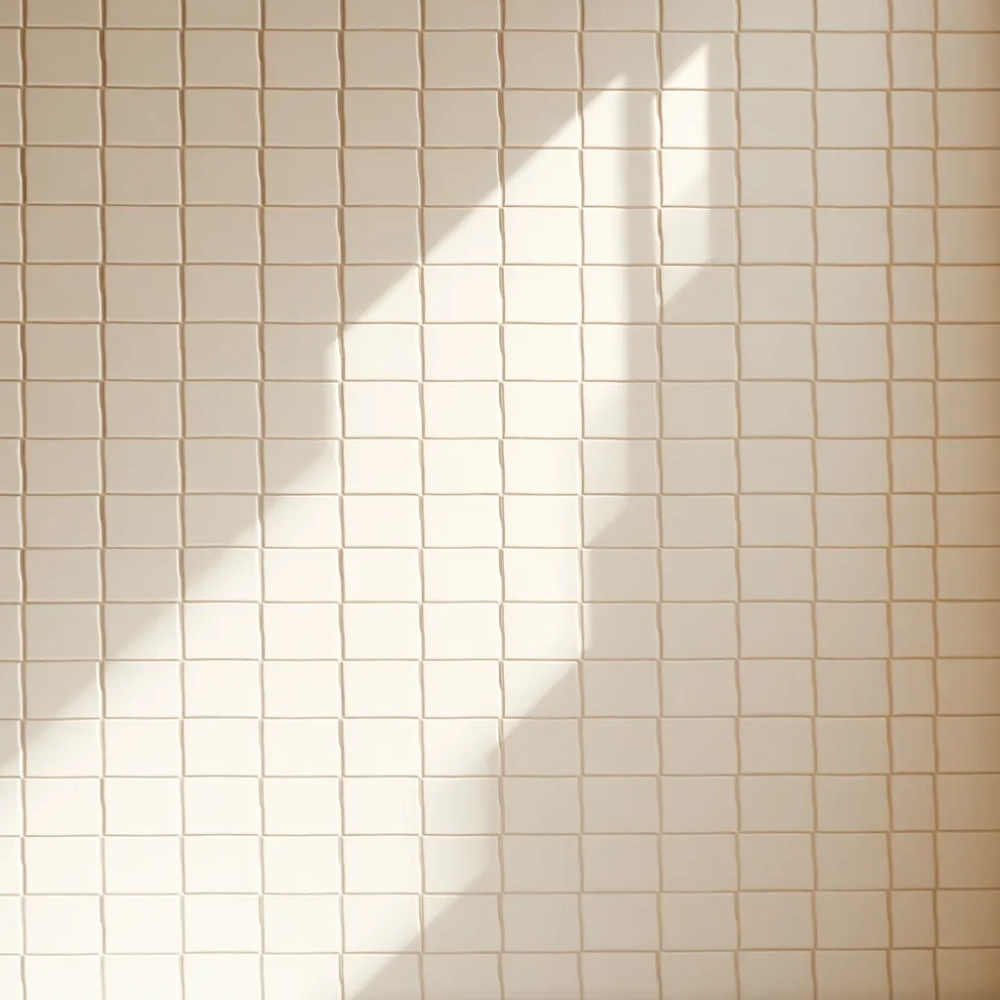 Płytki w jodełkę na ścianie łazienka