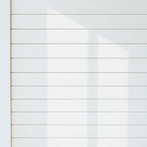 Białe deski na ścianę