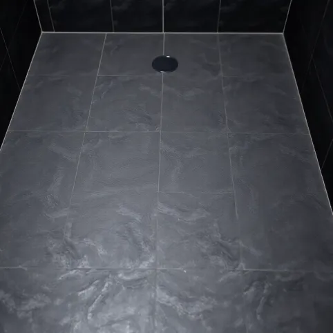 Co na podłogę pod prysznic