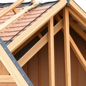 Czy deskować dach pod blachodachówkę