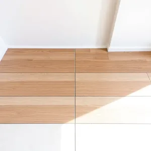 czy można położyć panele na płytki