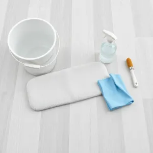 Czym myć panele winylowe