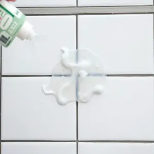 Czym odtłuścić płytki przed malowaniem