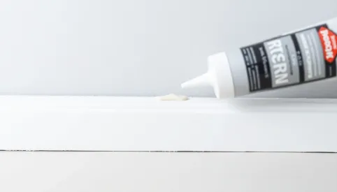 Czym przykleić listwy przypodłogowe