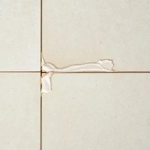 Ile schnie klej do płytek podłogowych