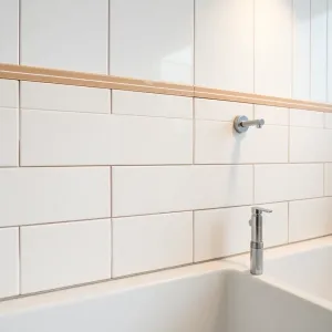 Jak położyć płytki w łazience na ścianie