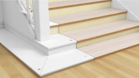 Jak układać panele przy schodach
