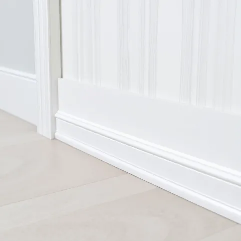 Jakie listwy przypodłogowe do gresu