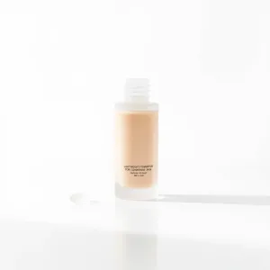 Lekki podkład do cery mieszanej