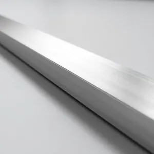 Listwa podłogowa aluminiowa