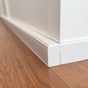 Montaż listew podłogowych