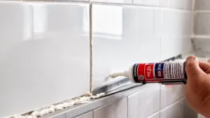 Montaż paneli ściennych PCV na klej