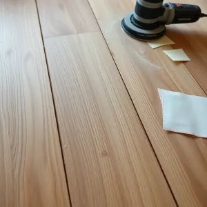 Odnawianie drewnianej podłogi