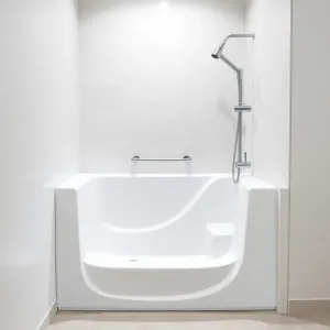 Płytka wanna dla osób starszych