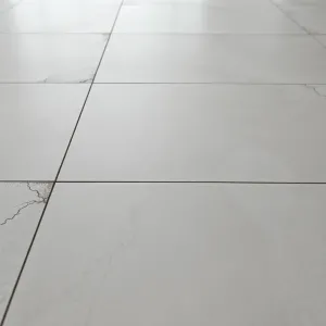 Płytki na popękaną posadzkę