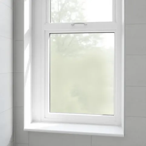 Płytki przy oknie w łazience